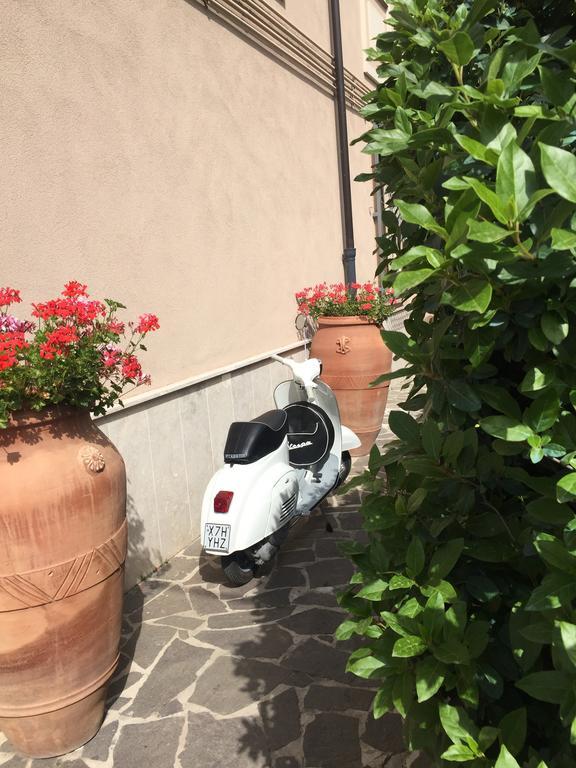 مبيت وإفطار أفيتسانو Casina Dei Marsi المظهر الخارجي الصورة